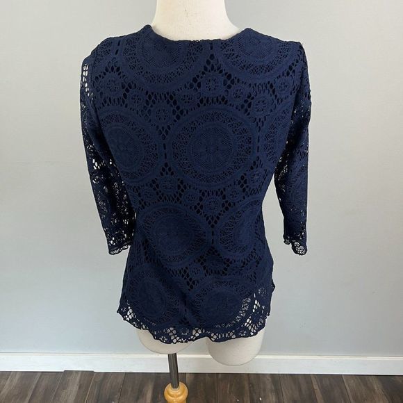 🌿4/$35🌿 BROCHURE Navy Blue Scoop Neck‎ Lace 3/4 Sleeve Blouse - Picture 5 of 7
